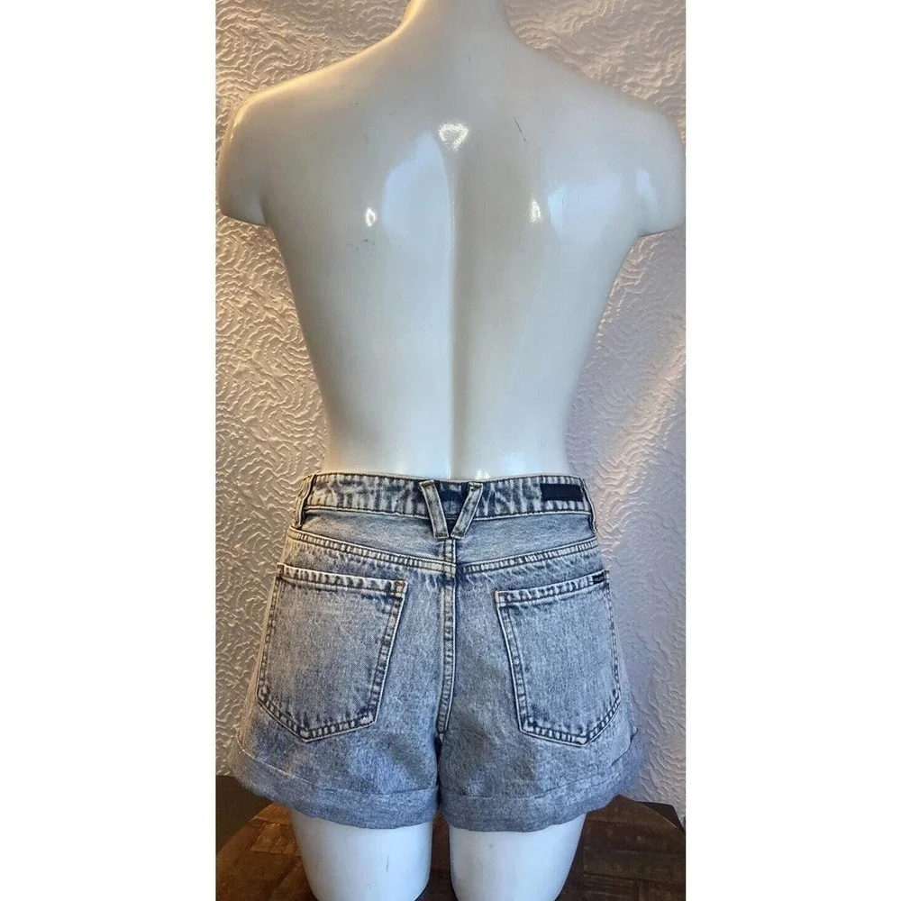 Volcom Women’s Jean Shorts Boyfriend Fit Stone Wash Denim Size 26